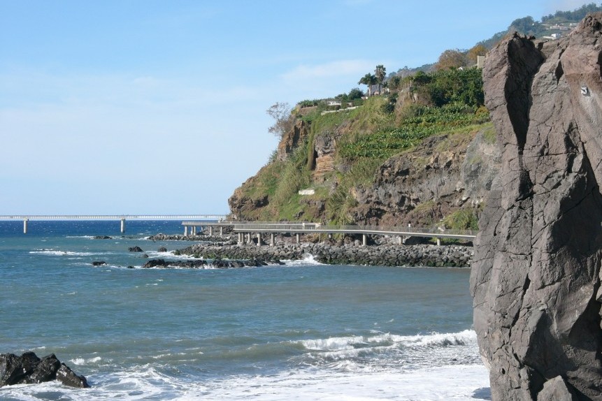 Praia Formosa promenade